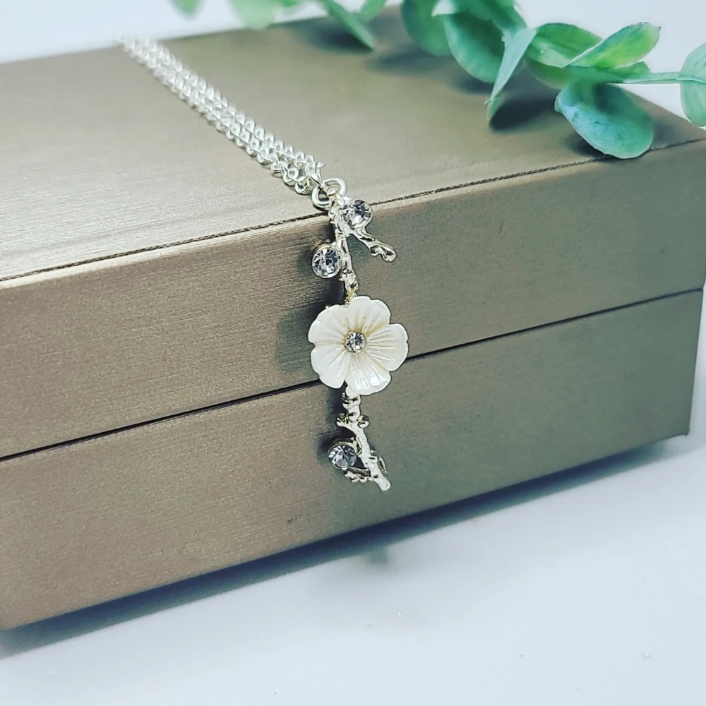Rhinestone Flower  pendant